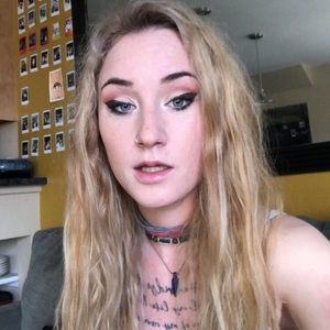 Meet your Posher, Claire